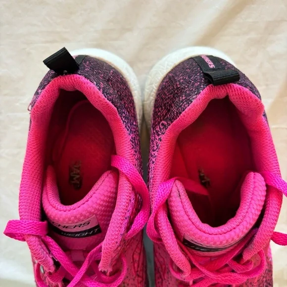 Sketchers lite weight air cool sneakers pink memory foam SZ 7. Worn few times - Picture 6 of 12